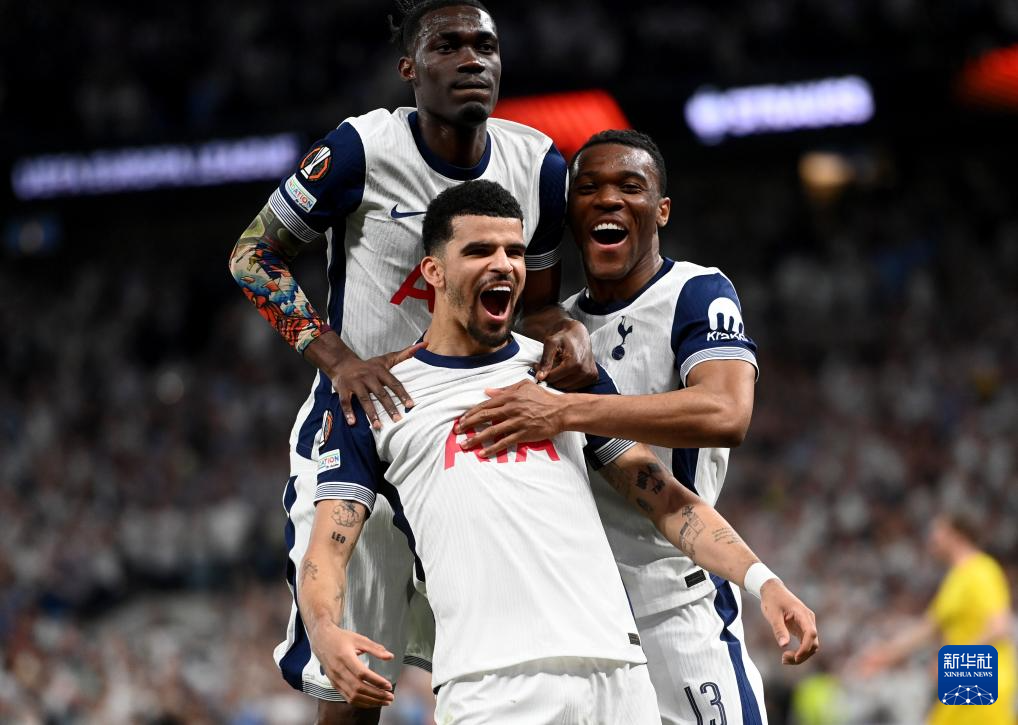 广厦男篮末节逆转战胜北京（广厦男篮末节发力逆转击败北京队）