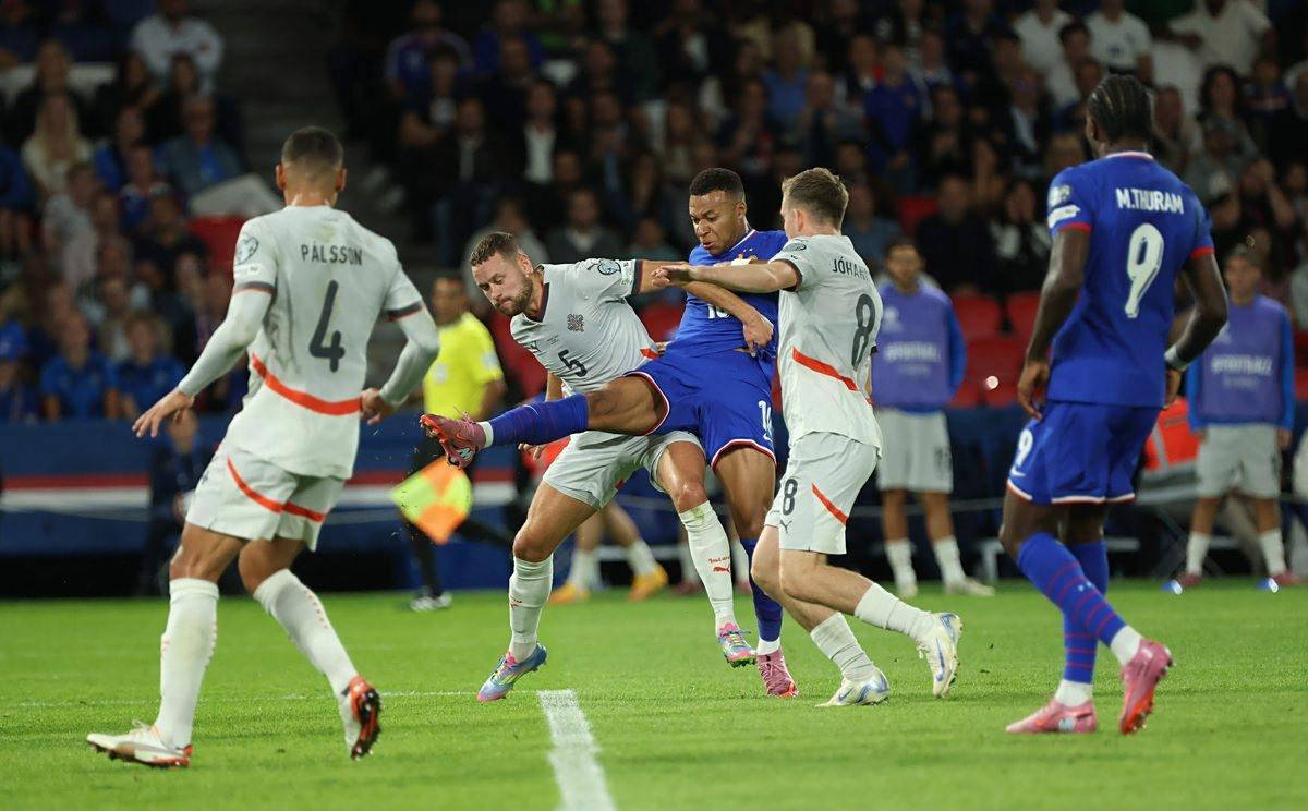 CBA俱乐部杯赛：山东高速胜天津先行者（CBA俱乐部杯：山东高速击败天津先行者）