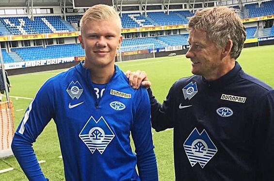 科里纳：正提议世界杯中VAR扩宽应用，复核角球+介入两黄判罚（科里纳：推动世界杯扩大VAR应用，复核角球并介入两黄判罚）