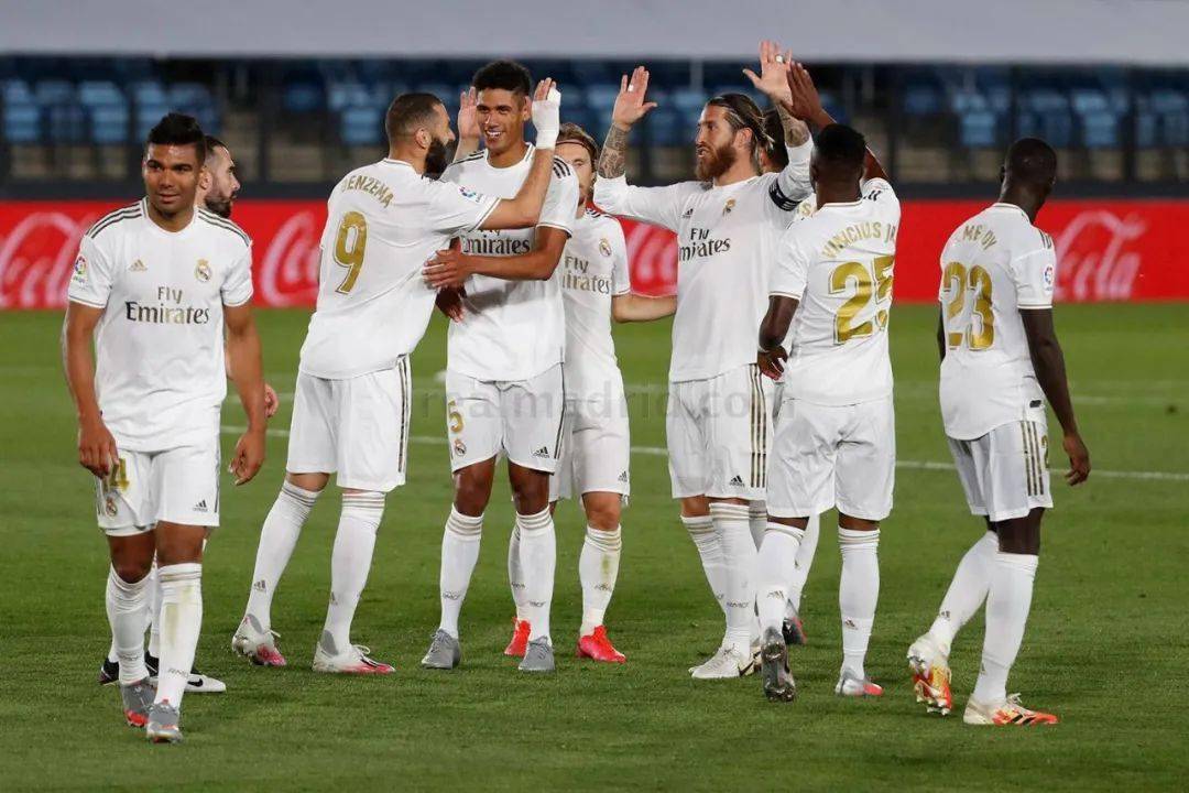 博主：东欧球队争夺萨缅托，但球员本人更倾向于征战中超（东欧俱乐部争抢萨缅托，球员本人倾向加盟中超）