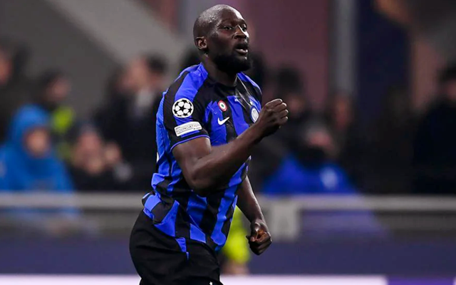 维蒂尼亚是第九位欧冠对英格兰球队戴帽球员，也是葡萄牙首人（维蒂尼亚成欧冠对英格兰队第9位上演帽子戏法者，葡萄牙第一人）