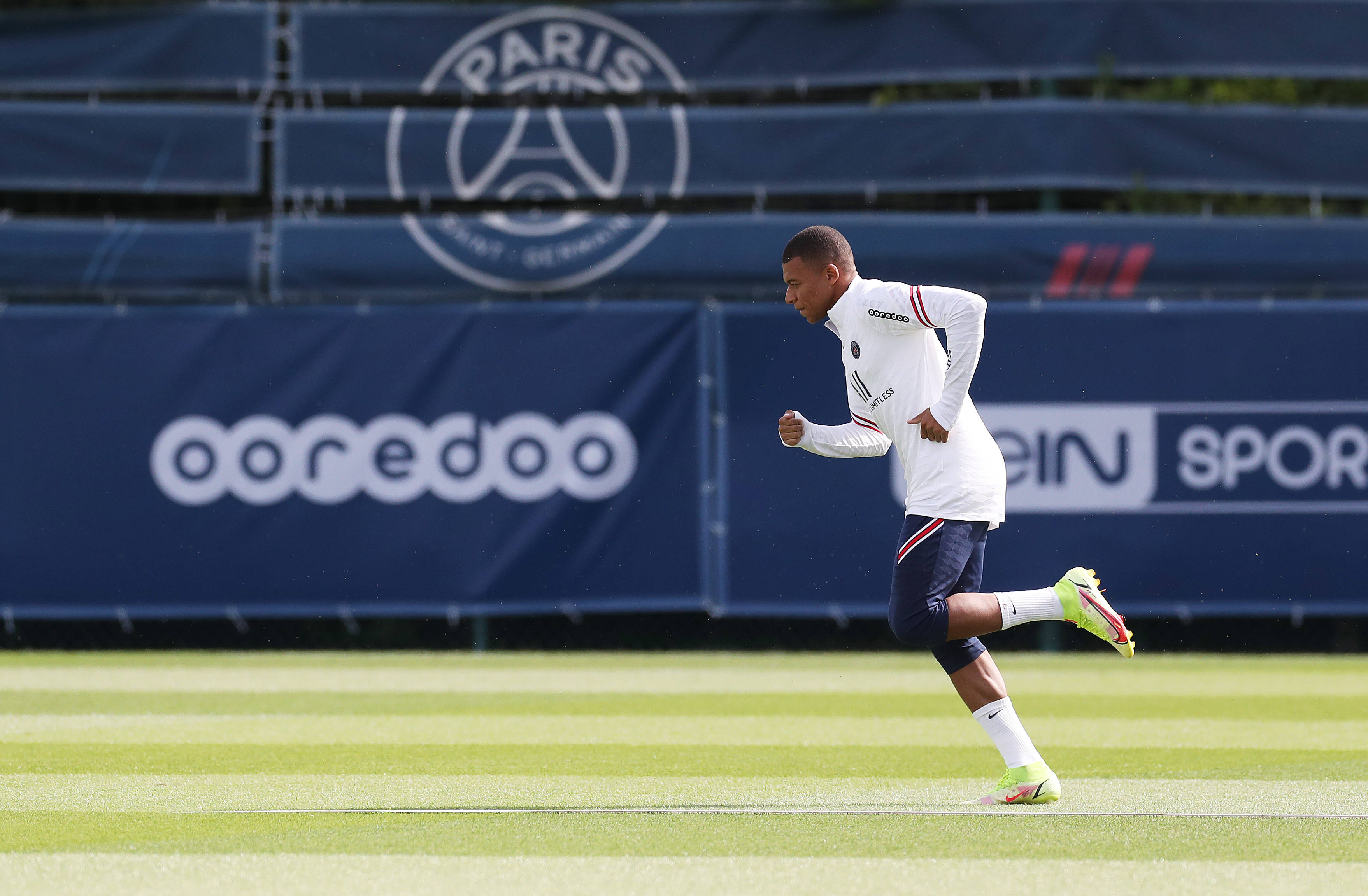 比塞克：不考虑转会问题；我必须持续出场才有机会踢世界杯（比塞克：暂不考虑转会；唯有持续出场才能冲击世界杯）