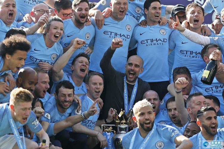 翻修球场，“连滚带爬”为的是“从从容容”（修缮球场：当下辛苦，只为日后从容）