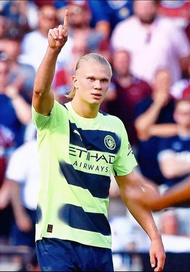 快船队暂不交易哈登伦纳德，坚持现有阵容（快船按兵不动：哈登与伦纳德留队，阵容不变）